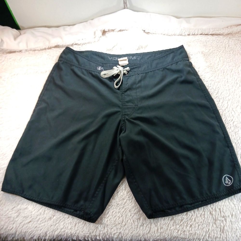 Volcom Men's Standard Mod Tech 20" Boardshort Swim Trunk. Size 36